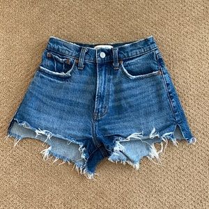 Abercrombie the mom short high rise